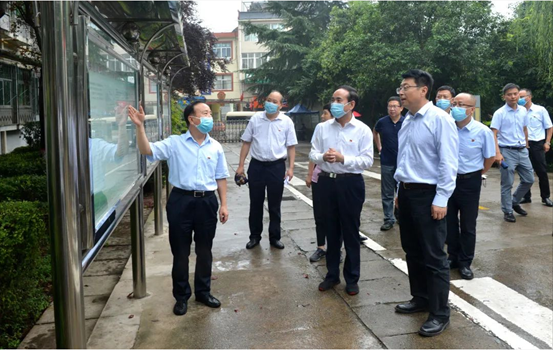 西安市副市长贠笑冬一行深入星空电竞临潼社区考察调研